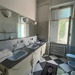 לינה וארוחת בוקר Mirosa